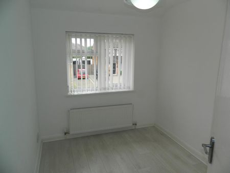 3 bedroom semi-detached house to rent - Photo 5