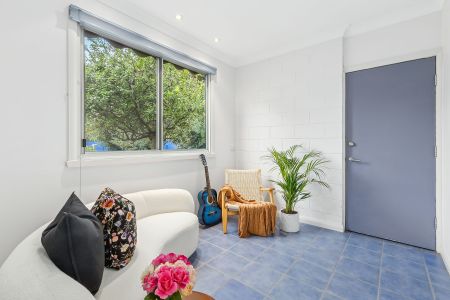 LUXURY LIVING IN THE HEART OF CANBERRA'S WINE REGION - Photo 2