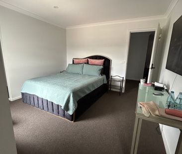 Wyndham Vale - Photo 2