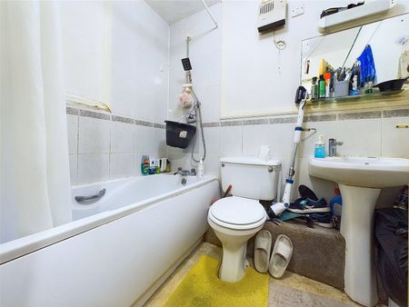 200 Lampton Road, Hounslow - 1 bedroomProperty for lettings - Chasebuchanan - Photo 5