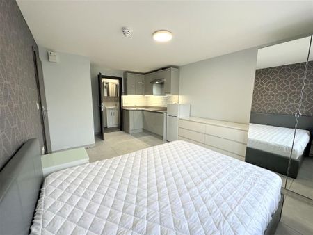 Studio to rent - Photo 5