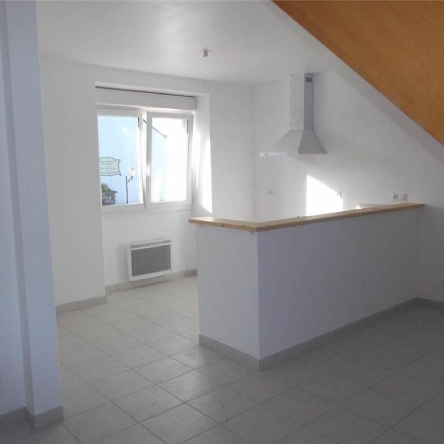 ALLAIRE - Réf. : 2045- proche commerces - Appartement de type 4 en duplex d'une surface de 64 m... - Photo 2