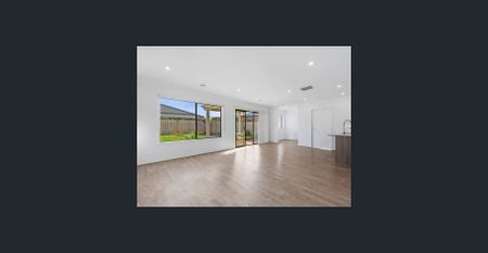 Large Home in Exceptional Location! - Photo 3