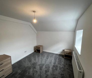 2 bedroom private hall to rent - Photo 3