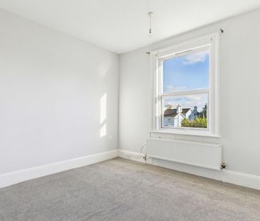 2 bedroom coach house to rent - Photo 3