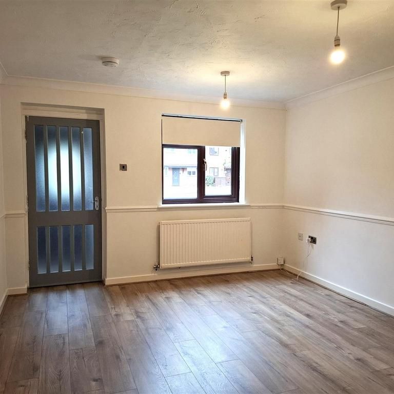 2 bedroom semi-detached house to rent - Photo 1