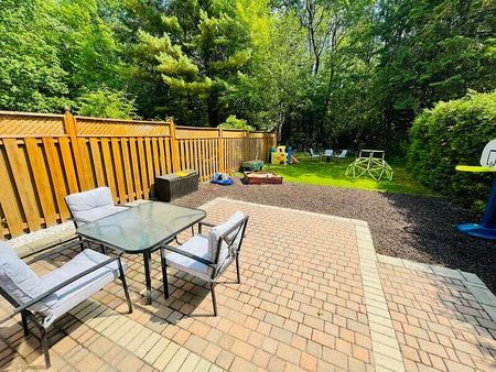 60 Glen Park Drive, Blackburn Hamlet, Ottawa, ON - Photo 4