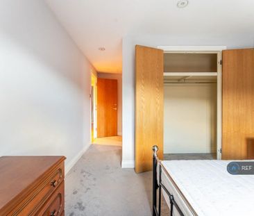 2 bedroom penthouse to rent - Photo 5