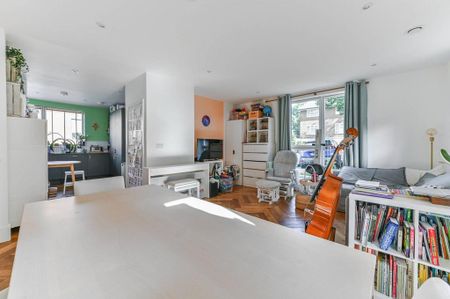 3 bedroom semi-detached house to rent - Photo 2