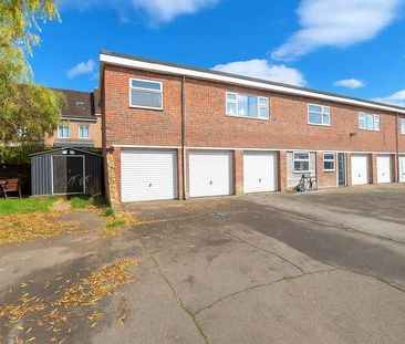 The Studio, Ash Road, Aldershot, Hampshire, GU12 - Photo 2