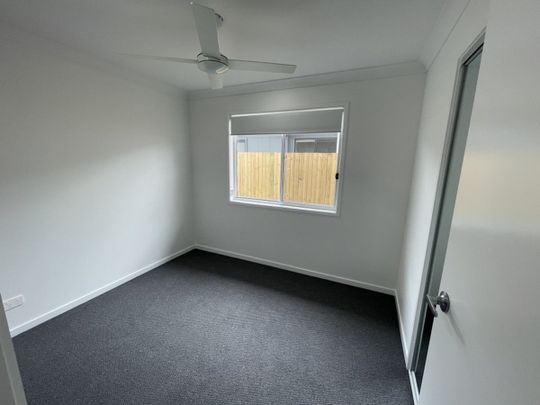 Stylish, Modern & Compact Family Home - Photo 1