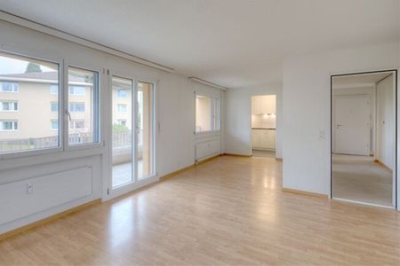 Schenkon - Poulailler, boulangerie, café - tout est maintenant à proximité - Photo 3