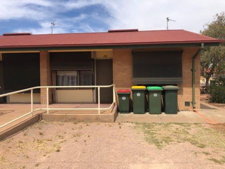 Unit 2 Julia St &lpar;Julia Lodge&rpar;&comma; Port Augusta - Photo 3