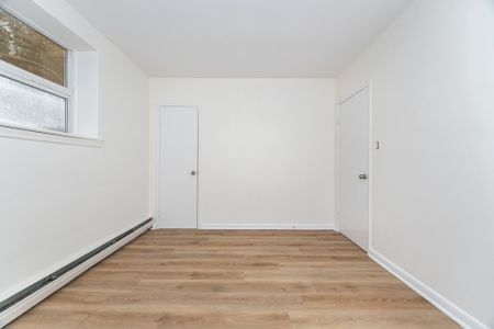 For Lease - 2144 Lilnan Court Unit# 4, Burlington, Ontario - Photo 2