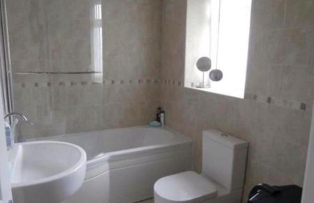 2 bedroom semi-detached house to rent - Photo 2