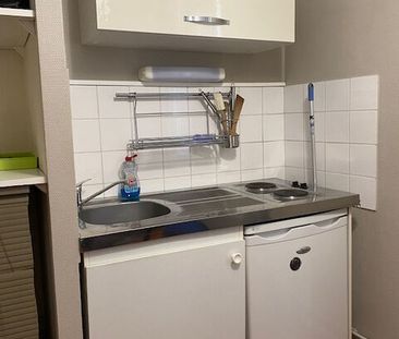 Location Appartement 1 pièce 19m² - Photo 2