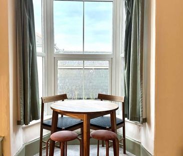 5-Bedroom Student House – Falmouth – ALL BILLS INCLUDED Room 5 - Photo 2