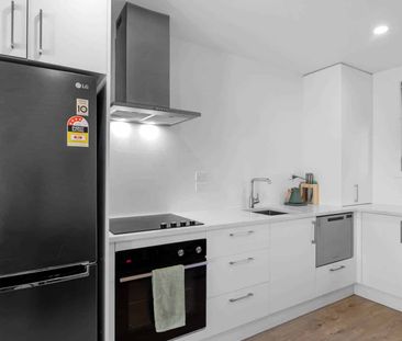 Step Into Contemporary Comfort – Near New Terr... - Photo 3