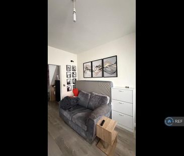2 bedroom semi-detached house to rent - Photo 1