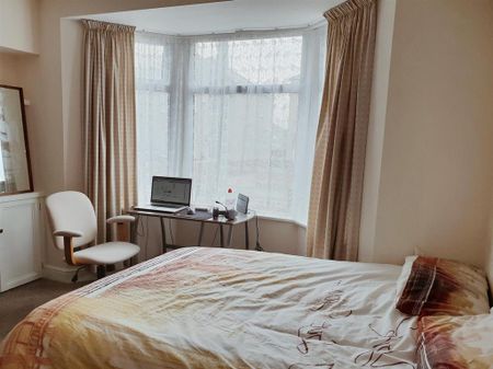 4 bedroom terraced house to rent - Photo 5