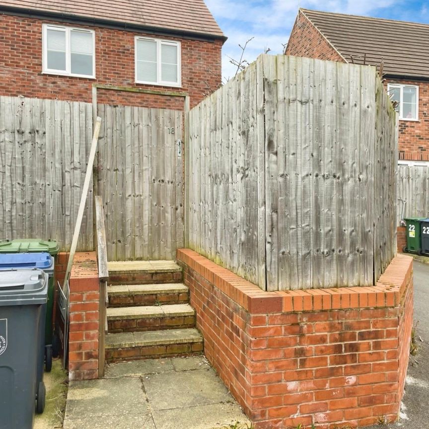 Roebuck Road, Bishopton, Stratford-Upon-Avon - Photo 1