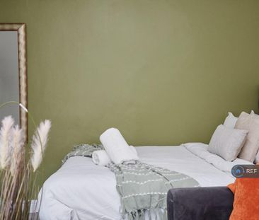 Studio to rent - Photo 6