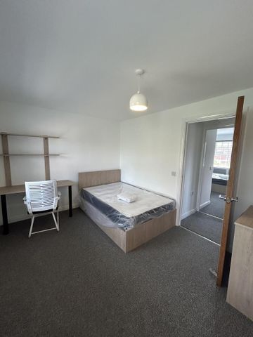 4 bedroom house to rent - Photo 3