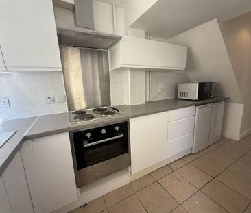 35 Milfort Avenue, Dunmurry , Belfast , BT17 9BJ - Photo 2