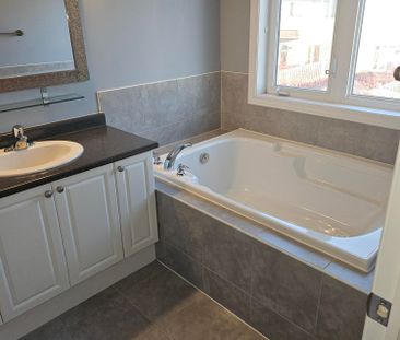 For Lease - 85 Dewell Crescent, Clarington, Ontario - Photo 4