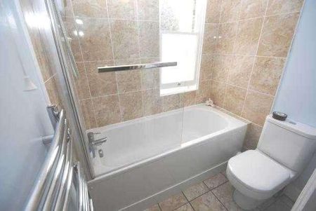 Leigh On Sea, SS9 - Photo 5