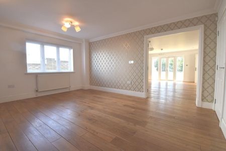 4 bedroom detached house to rent - Photo 2