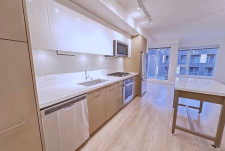 602-384 E 1st, Vancouver - Photo 3