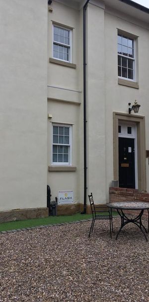 2 bedroom flat to rent - Photo 1