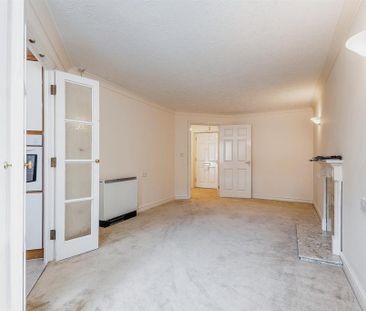 1 bedroom retirement property to rent - Photo 3