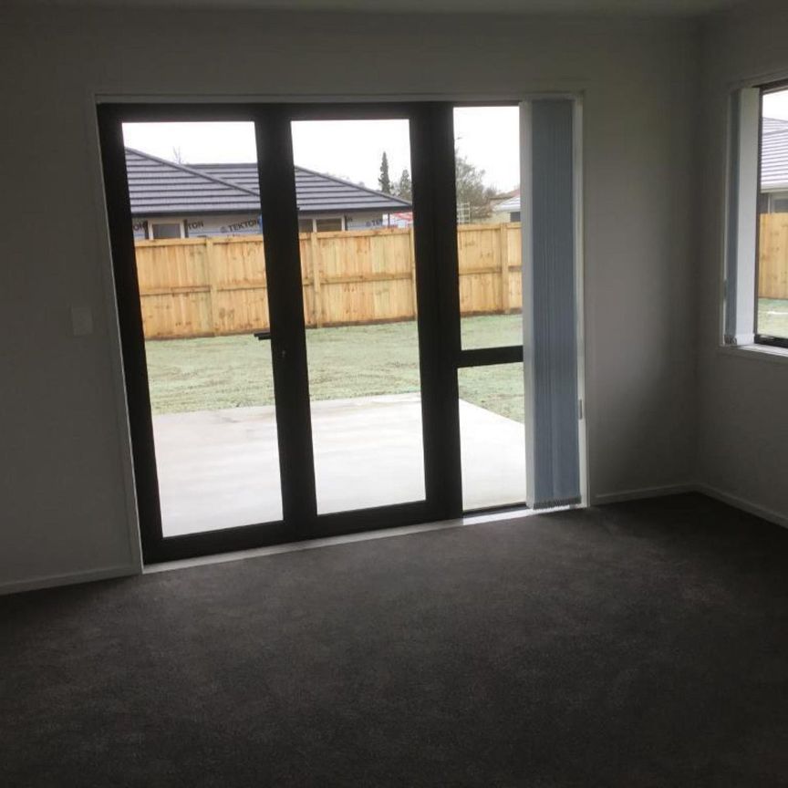 Spacious four bedroom family home - Photo 1