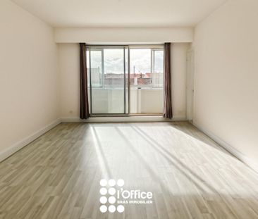 Location Appartement 2 pièces 61m² LES SABLES D OLONNE 85100 - Photo 1