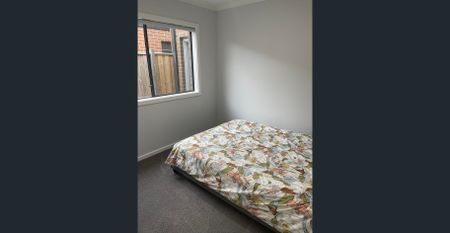 Beautifully designed home not to be missed - Photo 3