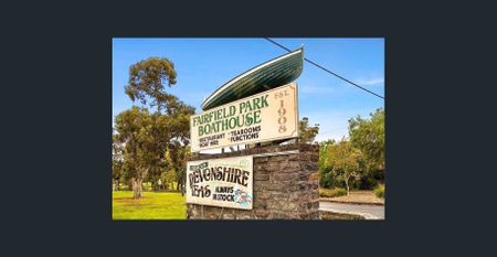 RENOVATED APARTMENT WITH SPLIT SYSTEM - Photo 5