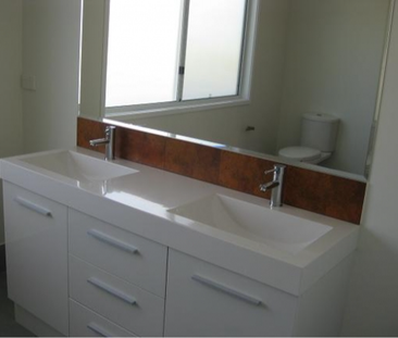 Unit 2, 15 Hardiman Street, Woody Point, QLD - Photo 5