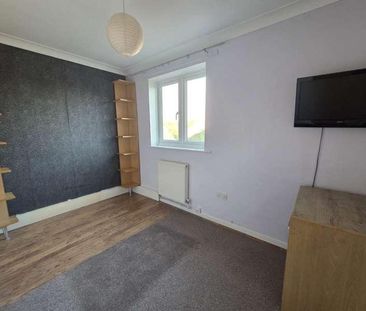 Linton Gardens, Beckton, E6 - Photo 3