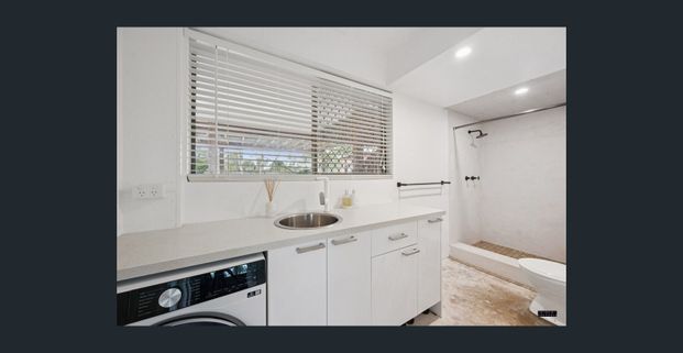 MODERN LIVING MEETS WATERFRONT BLISS - Photo 1