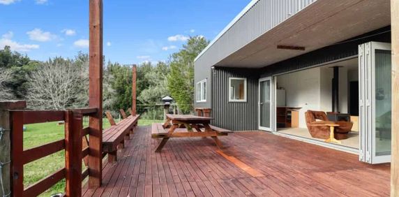 Rural Self-Contained Home - Photo 2