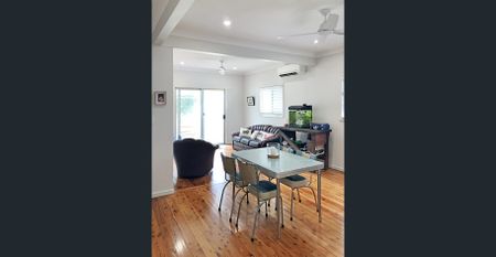 COMFORT, CONVENIENCE AND CHARM - Photo 2