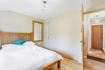 4 bedroom detached house to rent - Photo 4