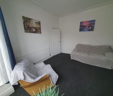 3 bedroom terraced house to rent - Photo 4