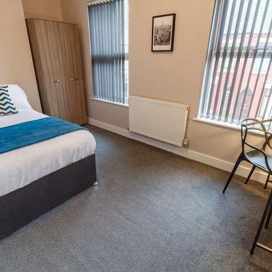 Halsbury Road, L6 - Photo 1