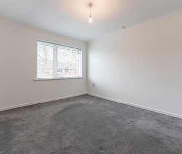 2 bed maisonette to rent in Woodshires Road, Solihull, B92 - Photo 2