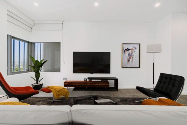 1Bedrooms, 2Bathrooms - Photo 1