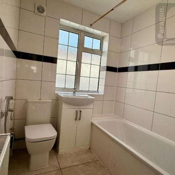 Barons Court Church Lane, London, NW9 - Photo 1