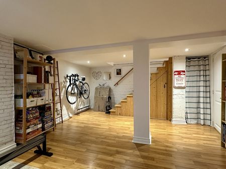 Lasalle : logement (1200pc) sur 2 étages avec 1 chambre à coucher offert en location semi-meublée ! - Photo 3